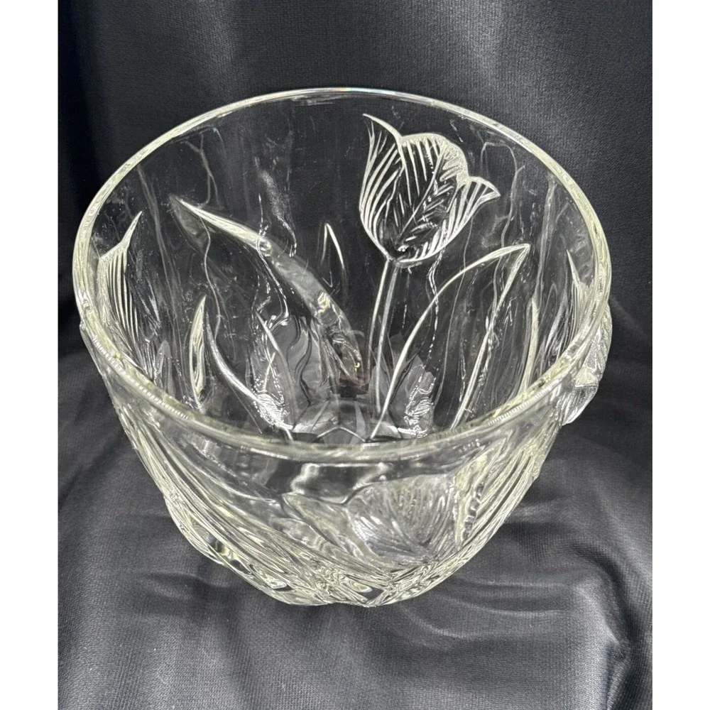 Tulip Clear Lead Crystal‎ Serving Bowl Heavy Glass 3-D 5.5